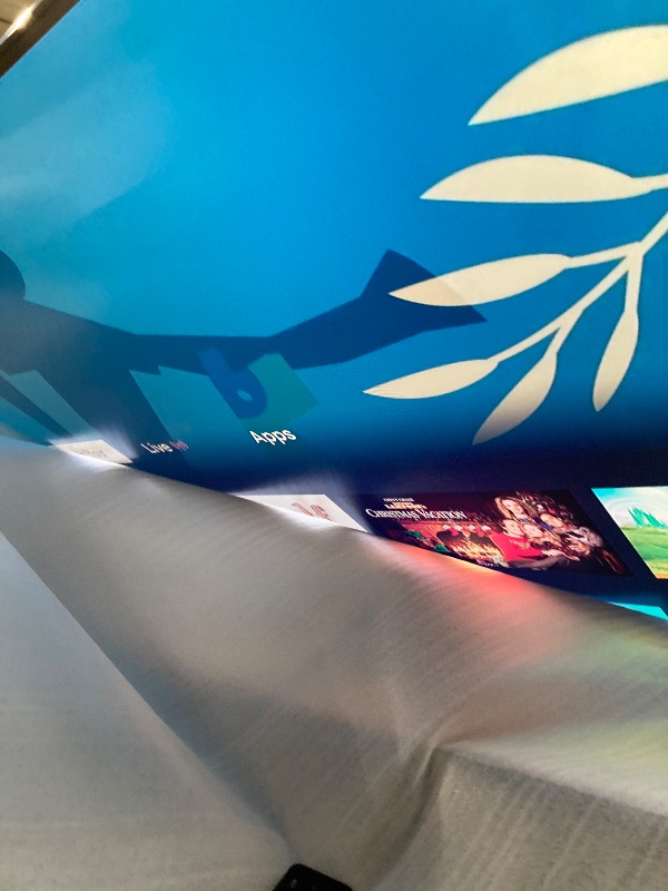 Photo 1 of SAMSUNG 55-Inch Class QLED 4K Q60D Series Quantum HDR Smart TV