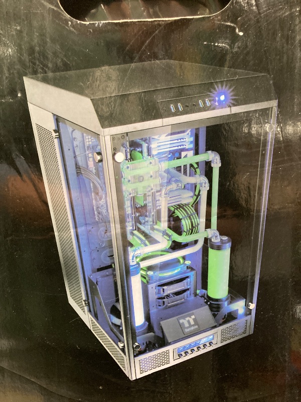 Photo 1 of Thermaltake Tower 900 Snow Edition Tempered Glass Fully Modular E-ATX Vertical Super Tower Computer Chassis CA-1H1-00F6WN-00