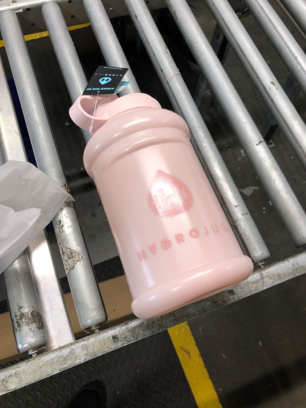 Photo 1 of ***unable test item, need fill the water for leaking test*** HydroJug Half Gallon Water Bottle 64oz - Leakproof, Carry Handle, Dishwasher Safe, BPA Free -All-Day Cold Hydration - For Fitness, Outdoors, Everyday Life