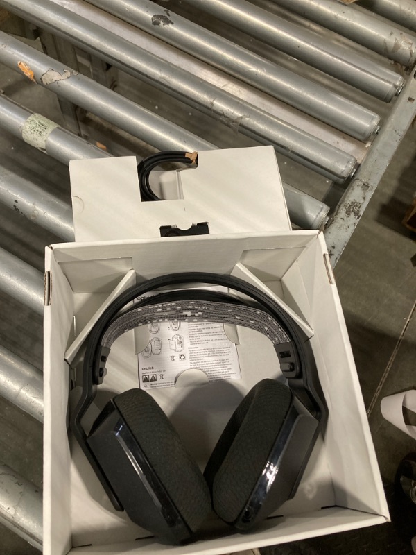 Photo 1 of Logitech G733 Lightspeed Wireless Gaming Headset with Suspension Headband, Lightsync RGB, Blue VO!CE mic technology and PRO-G audio drivers - Black