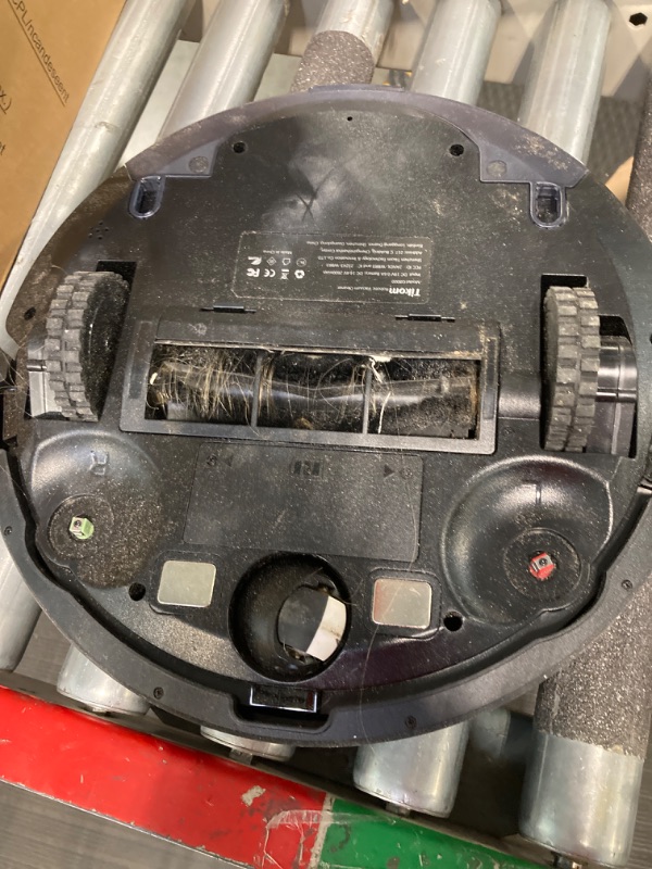 Photo 4 of ***VERY USED***Tikom Robot Vacuum and Mop, G8000 Robot Vacuum Cleaner, 2700Pa Strong Suction, Self-Charging, Good for Hard Floors, Black