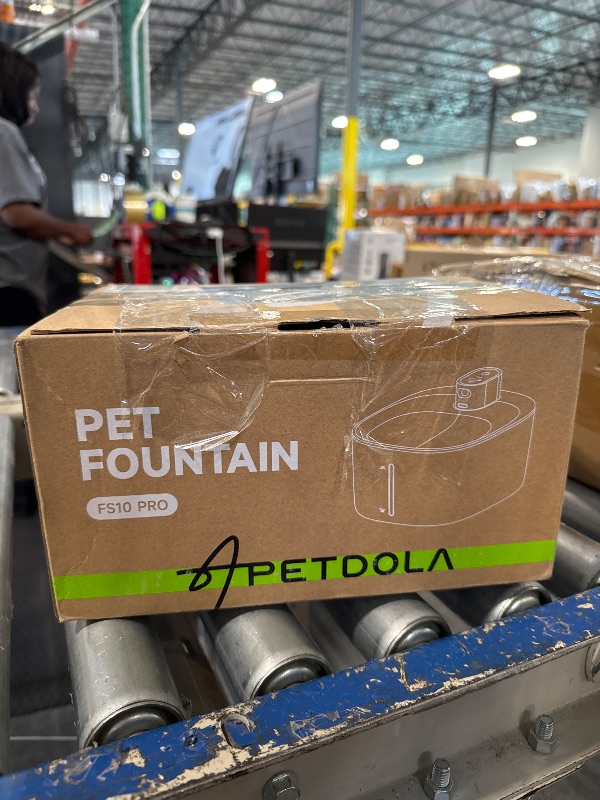 Photo 1 of APD APETDOLA Wireless Cat Water Fountain, 135 fl oz/4L Battery Operated Cat Fountain Stainless Steel with Water Level Window, 3 Work Modes, Cordless Pet Water Fountain for Cats, Dogs, Pets, Inside