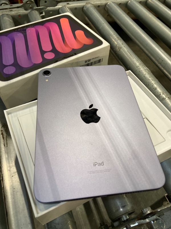 Photo 1 of Apple iPad Mini (6th Generation): with A15 Bionic chip