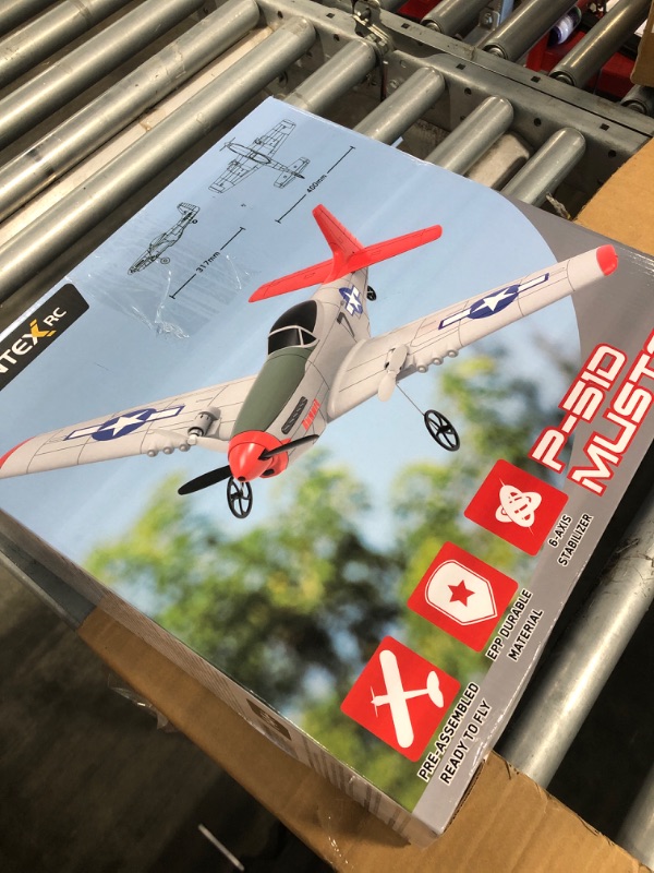 Photo 3 of ***Left engine loose and broken*** VOLANTEXRC RC Plane P51D Mustang RTF for Beginners, 2.4Ghz 2CH Remote Control Airplane Easy to Fly with Gyro Stabilization, Outdoor Hobby WWII Toy for Kids & Adults (Red)