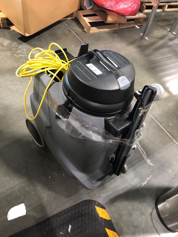 Photo 2 of ***broom attachment broken**Kärcher - Commercial Wet Dry Vacuum Cleaner - NT 68/1 With 24" Front Squeegee and Tools - 18 Gallon Tank Capacity