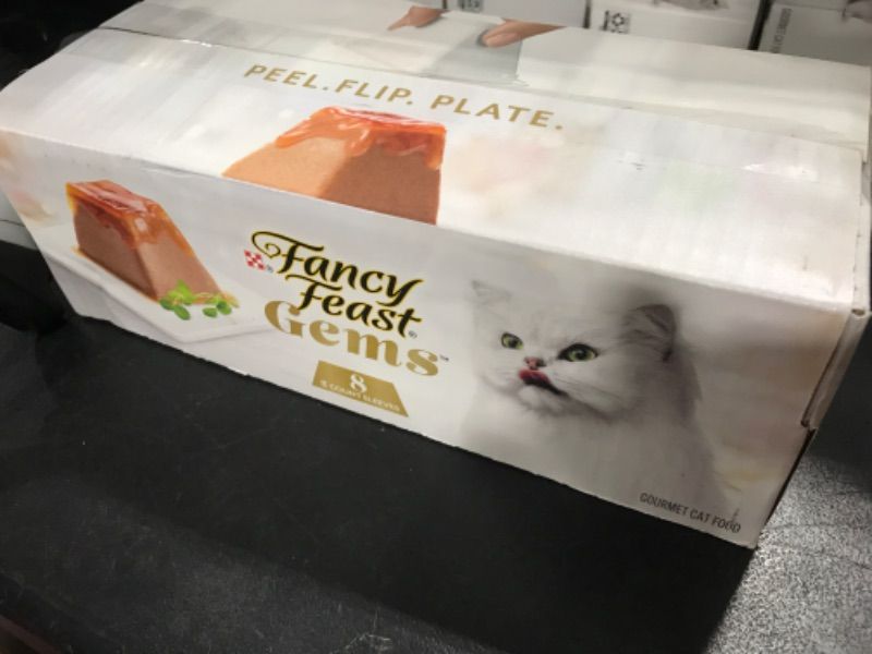 Photo 2 of Purina Fancy Feast Gems Pate Cat Food Mousse with Beef and a Halo of Savory Gravy EXP 11/2024
