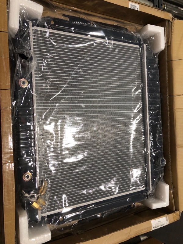 Photo 2 of A-Premium Engine Coolant Radiator with Trans. Oil Cooler Compatible with E-150 Econoline 1992-1996, E-250 Econoline 1992-1996, E-350 Econoline Club Wagon 1992-1996, Manual trans. Replace# F5UZ8005A