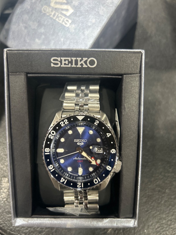 Photo 4 of Seiko SSK003 Automatic Watch for Men - 5 -Sports - Blue Dial with Date Calendar and Luminous Hands & Markers and Black & Blue GMT Bezel, 100m Water-Resistant