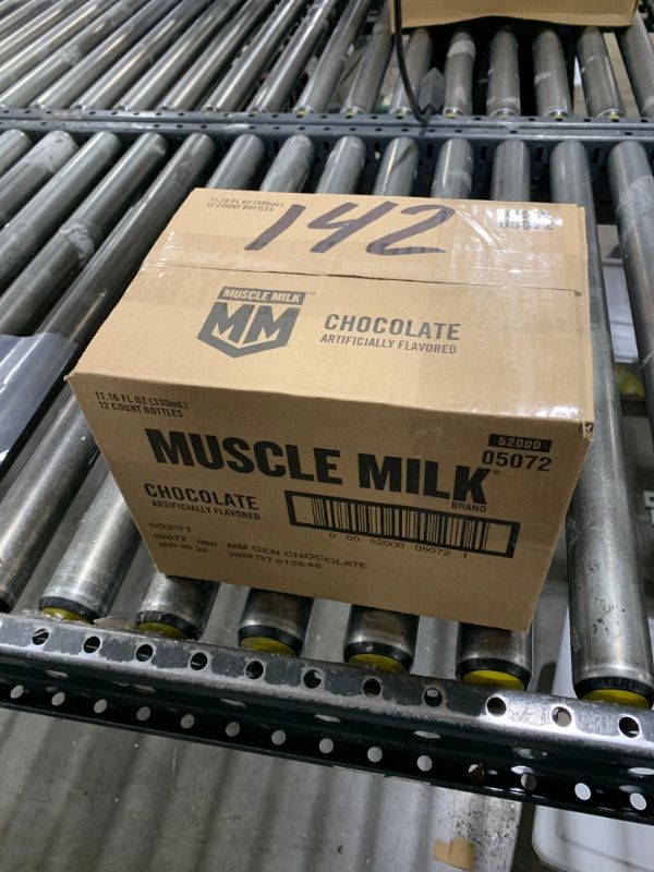 Photo 2 of Muscle Milk Genuine Protein Shake, Chocolate, 25g Protein, 11.16 Fl Oz (Pack of 12 // Best By  Jan. 25, 2025)