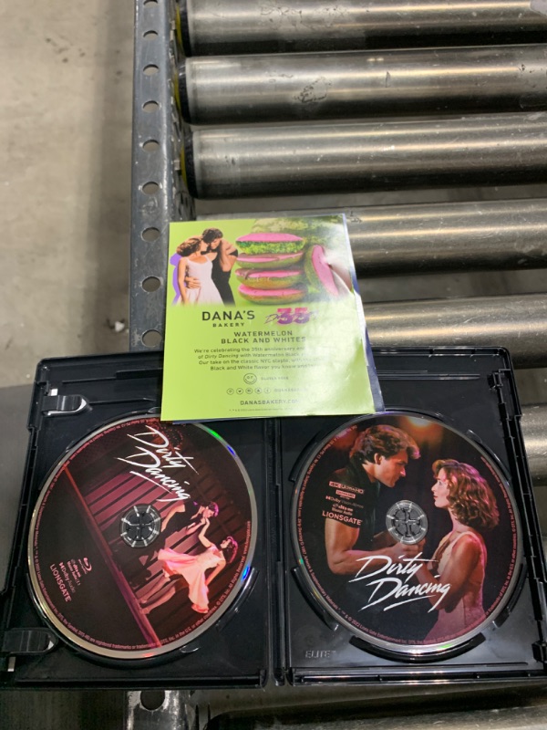 Photo 2 of Dirty Dancing [4K UHD] [Blu-ray]
