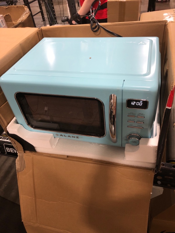 Photo 2 of 1.1 Cu. Ft Retro MicroWave