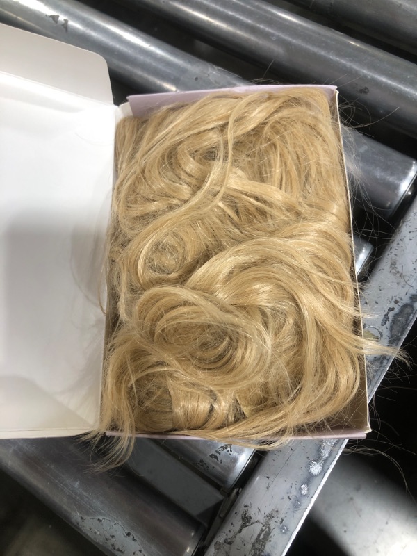 Photo 2 of BARSDAR Long Blonde Wig With Bangs - 26 Inch Long Wavy Blonde Wig With Bangs for Women - Natural Looking Soft Synthetic Blonde Hair Wigs Girls Daily Party Halloween Wig - Blonde Mixed