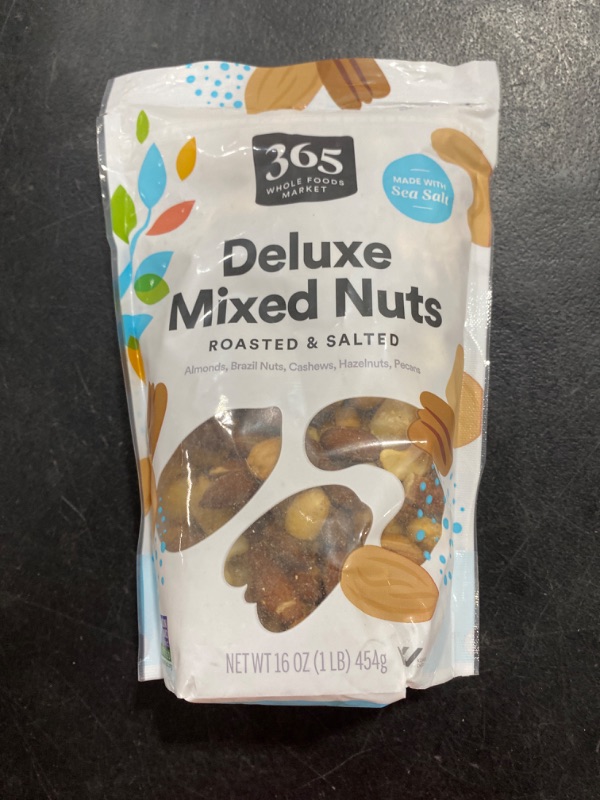 Photo 2 of 365 by Whole Foods Market Roasted Salted Deluxe Mixed Nuts 16 Ounce 1PK 11/24