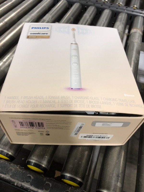 Photo 3 of Philips Sonicare DiamondClean Smart 9750 Electric Toothbrush, Sonic Toothbrush with App, Pressure Sensor, Brush Head Detection, 5 Brushing Modes and 3 Intensity Levels, Rosegold, HX9924/67