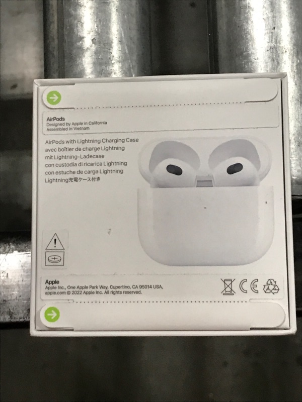 Photo 4 of AirPods (3rd Generation) with Lightning Charging Case
