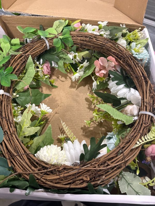 Photo 1 of Artificial Wreath for All Season Spring and Summer Wreath for Front Door Indoor Decor Decorations Wreaths for Wall Window Farmhouse Wedding Party Holiday Wreath for Mixed Flowers(White Daisy Peony)