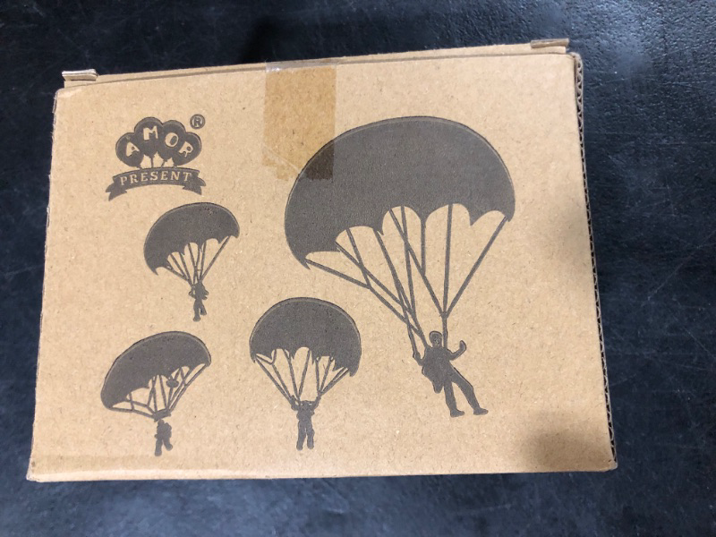 Photo 2 of AMOR PRESENT 10PCS Parachute Army Toys, Tangle Throwing Toy Parachute Outdoor Flying Toys for Kids Parachute Soldier Toys for Birthday Party