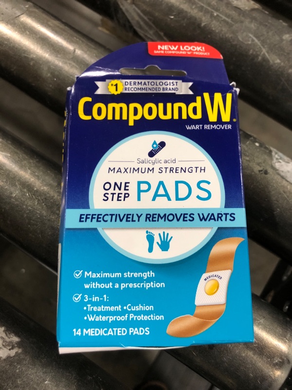 Photo 2 of Compound W Maximum Strength One Step Plantar Wart Remover Foot Pads - 14 ct