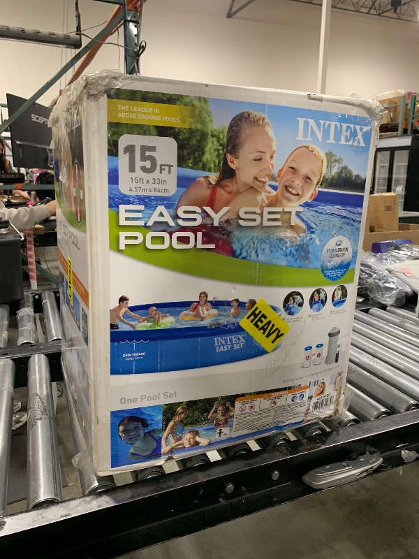 Photo 1 of Intex 28167EH 15 Foot x 33 InchBlue Easy Set Pool