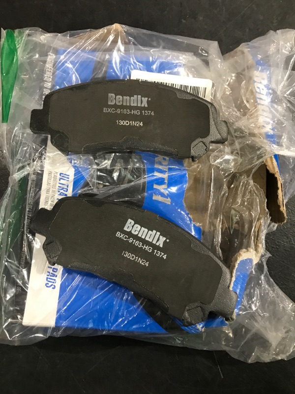 Photo 2 of Bendix Priority1 CFC1374 Ceramic Front Brake Pads for Select Models Nissan Juke, Maxima, Rogue, Rogue Select, Sentra, X-Trail, Suzuki Kizashi