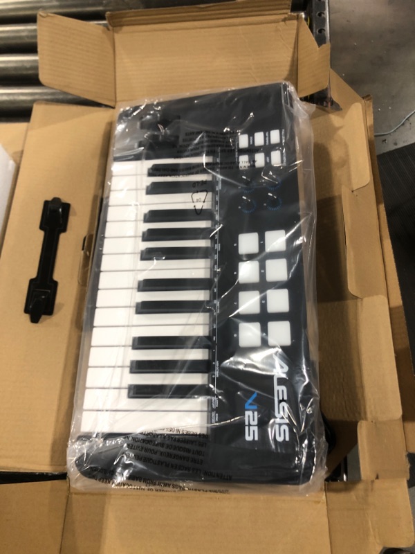 Photo 1 of Alesis V25 MKII USB MIDI Keyboard Controller with 25 Velocity Sensitive Keys