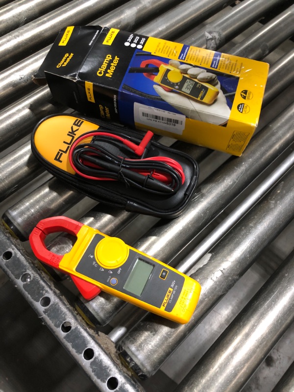 Photo 2 of Fluke 302+ 400AC Clamp Meter (FLUKE-302+/EM ESP)