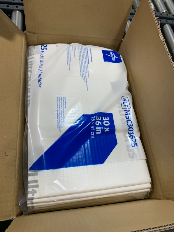 Photo 2 of Medline Ultrasorbs Premium Disposable Underpads, Large Incontinence Bed Pads, 30 x 36 inches (Pack of 25)