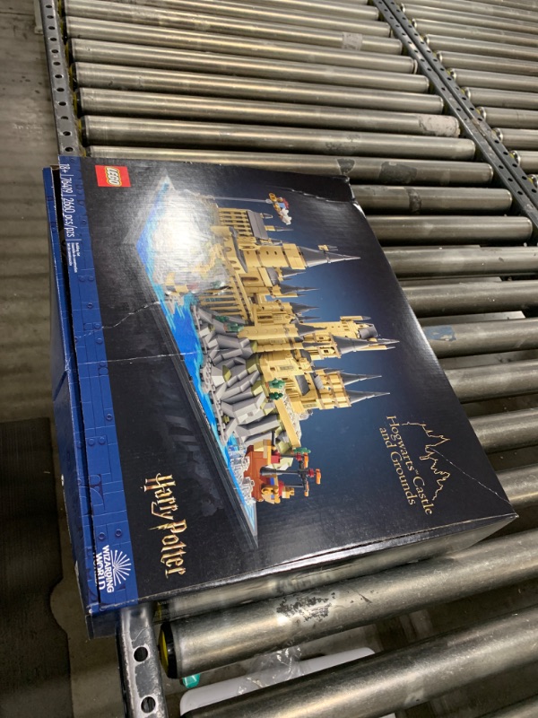 Photo 1 of Harry Potter Hogwarts Castle and Grounds Wizarding Building Set 76419