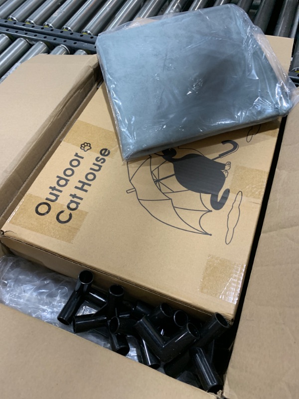 Photo 1 of Heated Outdoor Cat House for Winter, Weatherproof Insulated Oxford Cloth & Elevated Large Outdoor Feral Cat (Green?