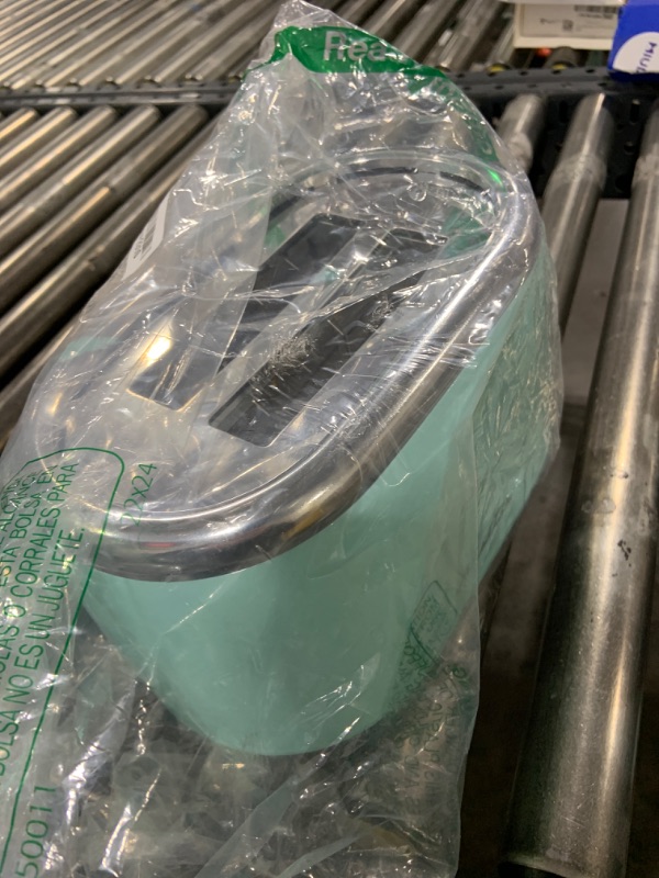 Photo 1 of Mueller Retro Toaster 2 Slice with 7 Browning Levels and 3 Functions: Reheat, Defrost & Cancel, Stainless Steel Features, Removable Crumb Tray, Under Base Cord Storage, Turquoise