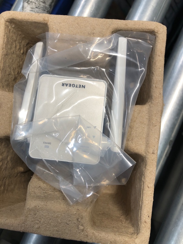 Photo 3 of ** USED AND UNABLE TO TESET** NETGEAR Wi-Fi Range Extender EX6120 - Coverage Up to 1500 Sq Ft and 25 Devices with AC1200 Dual Band Wireless Signal Booster and Repeater (Up to 1200Mbps Speed)