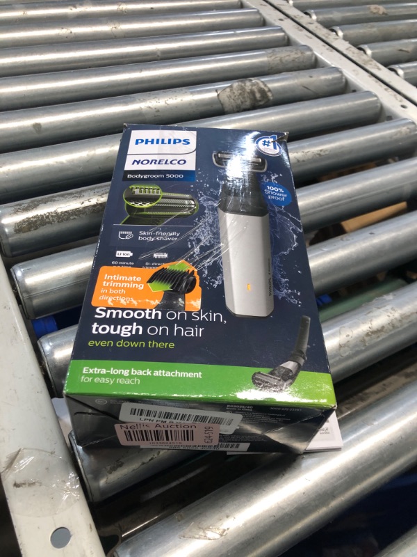 Photo 1 of *, OPENBOX, TURNS ON*Philips Norelco Bodygroom Series 5000 Showerproof Body & Manscaping Trimmer for Men with Back Attachment, BG5025/40 Latest Version Handle