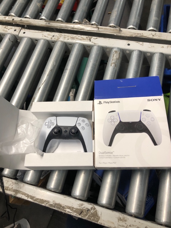 Photo 3 of ***ITEM TESTED FOR POWER, UNABLE TO TEST FURTHER***PlayStation DualSense® Wireless Controller - White Whitee