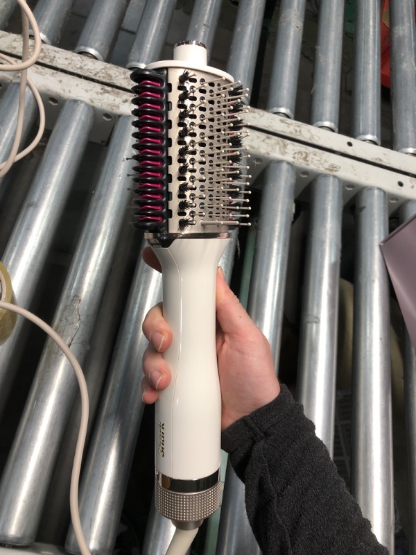 Photo 2 of (READ FULL POST) Shark SmoothStyle Heated Comb and Blow Dryer Brush - HT202