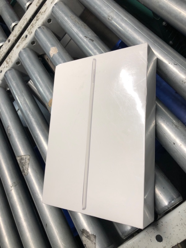 Photo 2 of ***FACTORY SEALED***Apple iPad (9th Generation): with A13 Bionic chip