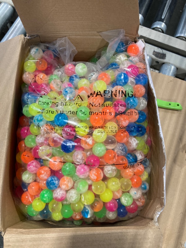 Photo 2 of 2000 Pcs Small Bouncy Balls Bulk 0.78 Inch/ 20 mm Rubber High Bouncing Balls Neon Cloud Bounce Balls Mini Bouncy Balls for Birthday Party Favors Gift Game Prizes Vending Machines Fillers Outdoor