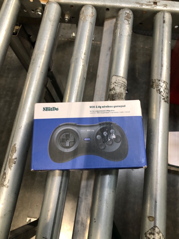 Photo 2 of 8Bitdo M30 2.4G Wireless Gamepad for the Original Sega Genesis and Sega Mega Drive - Sega Genesis,Black