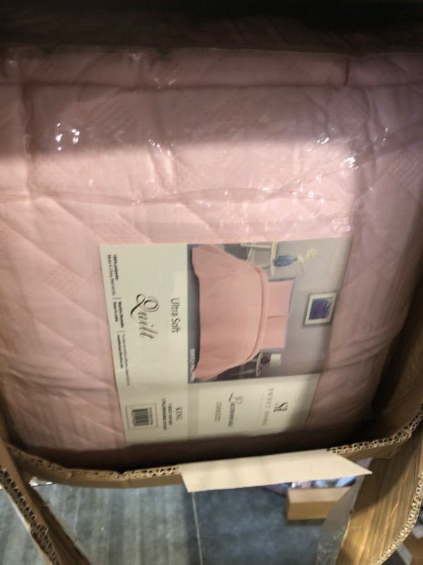 Photo 1 of **PACK OF 5** Bently Vintage Washed Lattice 3-Piece Quilt & Pillow Sham Set King Pale Pink
