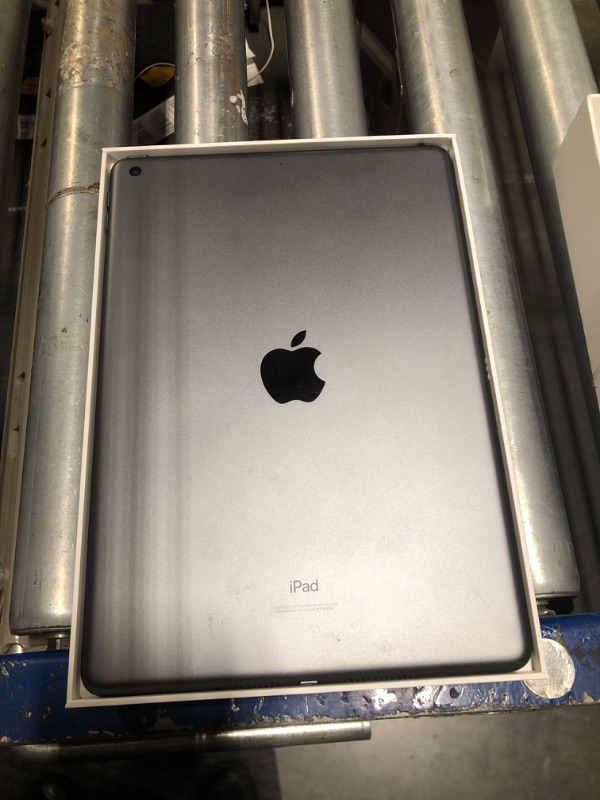 Photo 1 of Apple iPad (9th Generation): with A13 Bionic chip