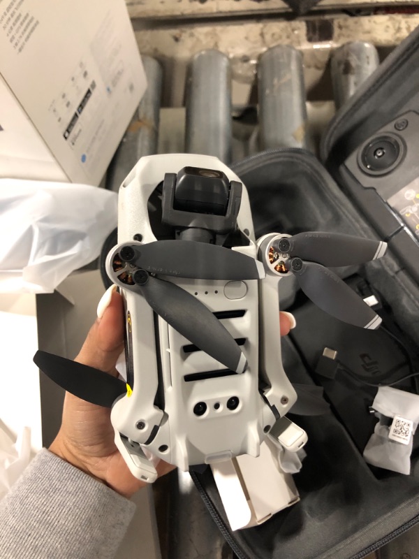 Photo 1 of ***DOESN'T CHARGE/PARTS ONLY***DJI Mavic Mini Fly More Combo
