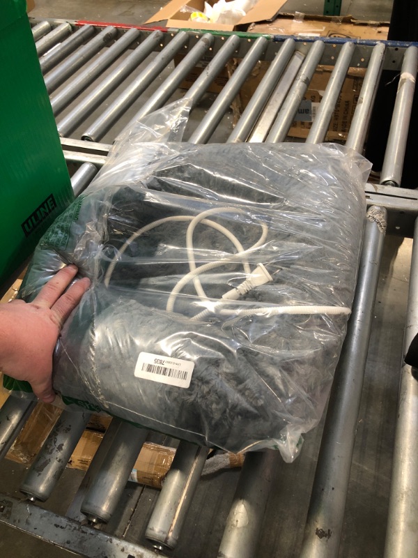 Photo 1 of AUPETEK Heated Cat Beds for Indoor Cats Warming Cat Beds Super Soft Machine Washable Thermo Kitty Electric Heating Bed 19 Inches Round