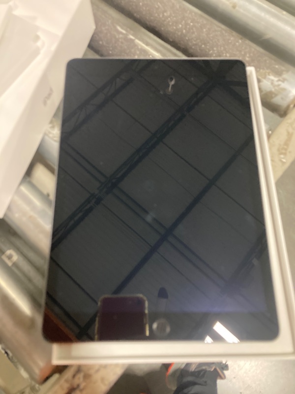 Photo 3 of ***USED****Apple iPad (9th Generation): with A13 Bionic chip