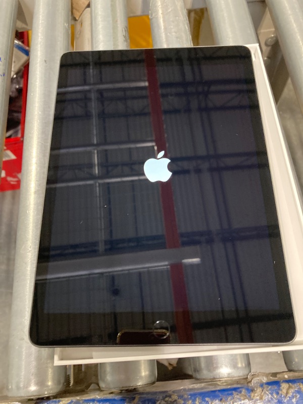 Photo 3 of ***USED****Apple iPad (9th Generation): with A13 Bionic chip