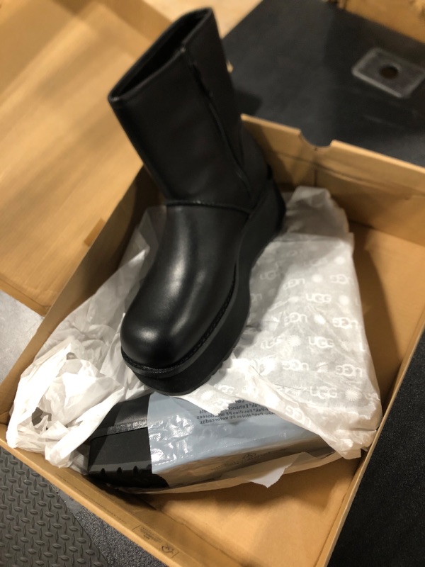 Photo 4 of ***USED***UGG Women's CITYFUNC MID Fashion Boot, Black Leather, 7