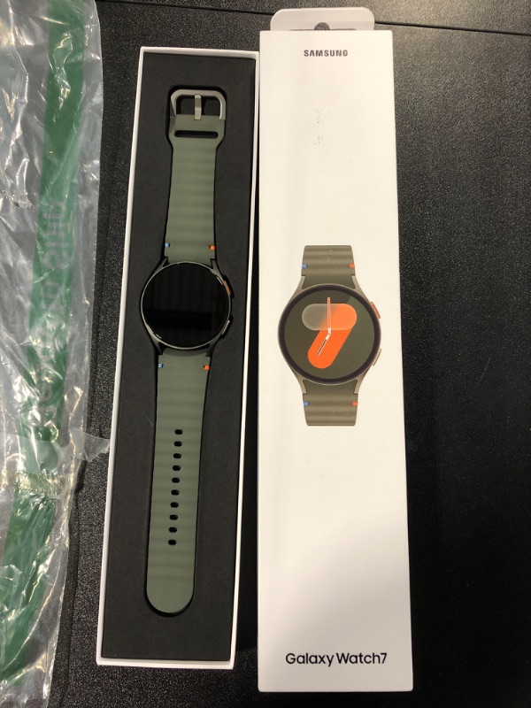 Photo 3 of ***NEW** WAS OPENED FOR INSPECTION Samsung Galaxy Watch 7 40mm Bluetooth AI Smartwatch w/Energy Score, Wellness Tips, Heart Rate Tracking, Sleep Monitor, Fitness Tracker, 2024, Green [US Version, 1Yr Manufacturer Warranty]