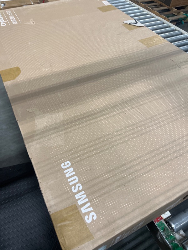 Photo 2 of ***FOR PARTS ONLY ***SAMSUNG 65-Inch Class Crystal UHD 4K DU7200 Series HDR Smart TV w/Object Tracking Sound Lite, PurColor, Motion Xcelerator, Mega Contrast, Q-Symphony (UN65DU7200, 2024 Model)