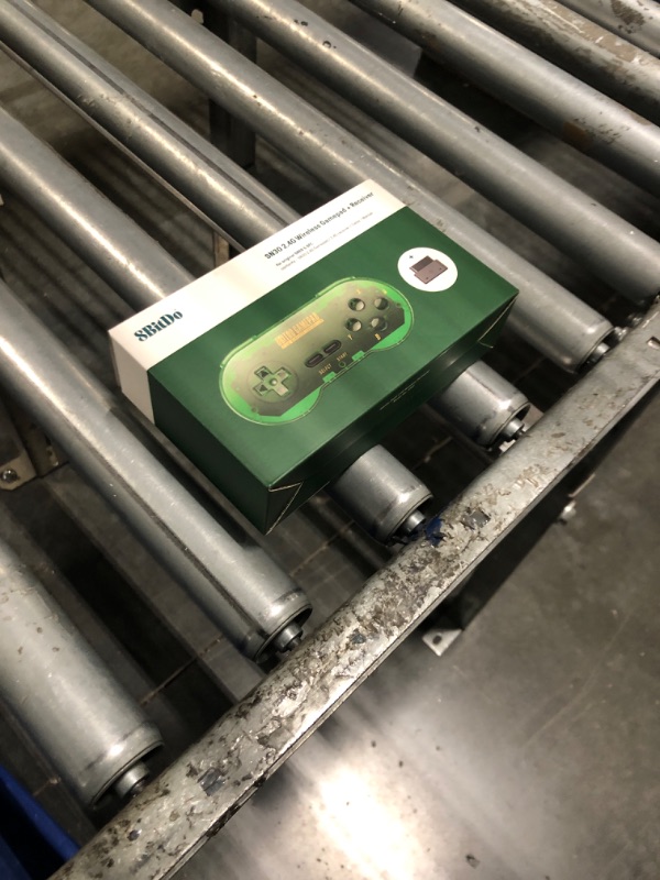 Photo 1 of 8Bitdo SN30 2.4G Wireless Gamepad for Original SNES/SFC (Jade Green Edition)
