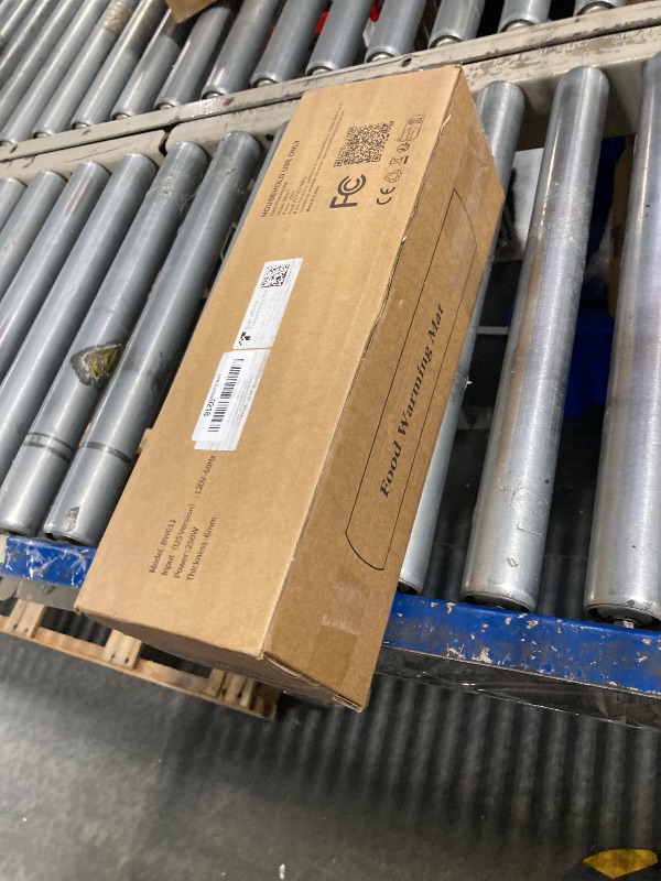 Photo 1 of Food Warming Mat Full Surface Fast Heating Buffet Warming Trays and Food Warmers for Parties, Suitable for Daily Use 3 Temperature Levels Auto Shut-Off Stain and Oil Resistant Silicone Nanostructures