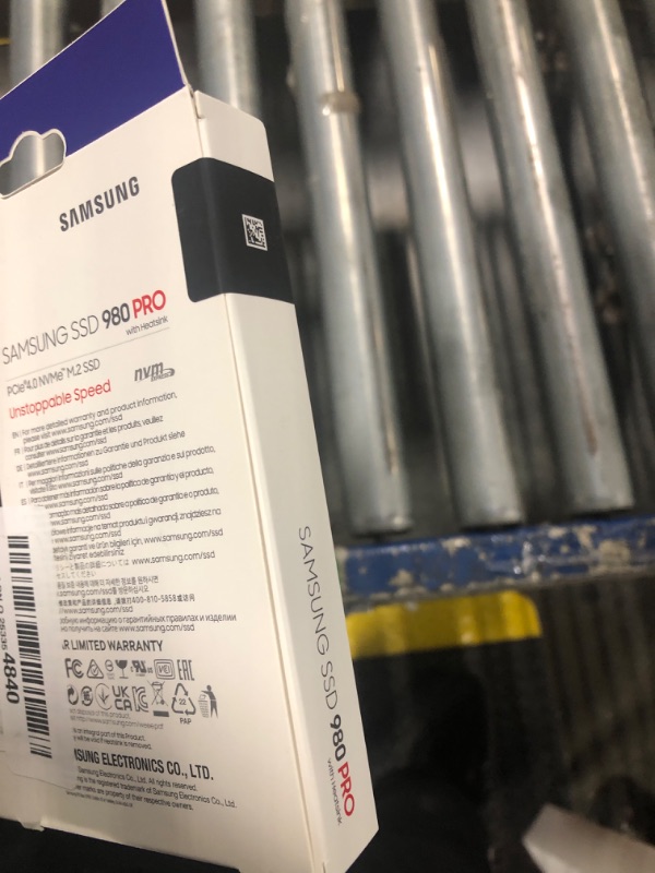 Photo 3 of ***new, in factory sealed*** SAMSUNG 980 PRO SSD with Heatsink 1TB PCIe Gen 4 NVMe M.2 Internal Solid State Drive