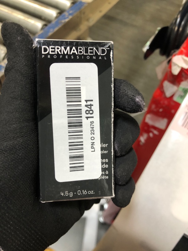 Photo 1 of Dermablend Quick-Fix Full Coverage Concealer